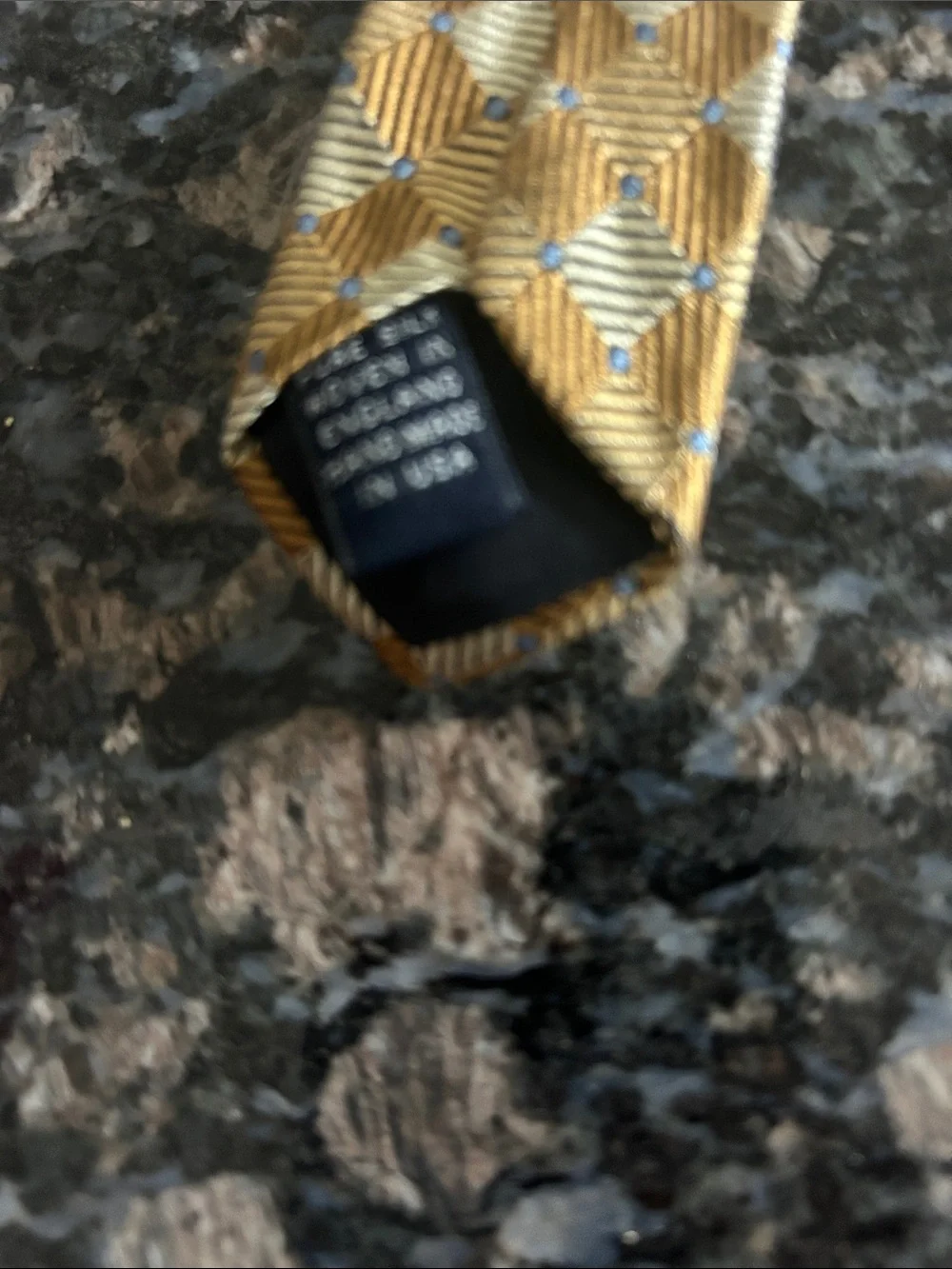 BROOKS BROTHERS GOLD GEOMETRIC SILK TIE